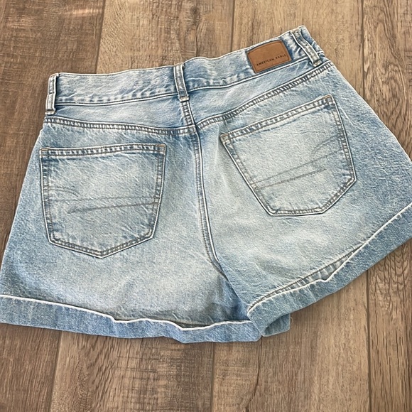 AMERICAN EAGLE MOM SHORTS SIZE 6 - Picture 2 of 2